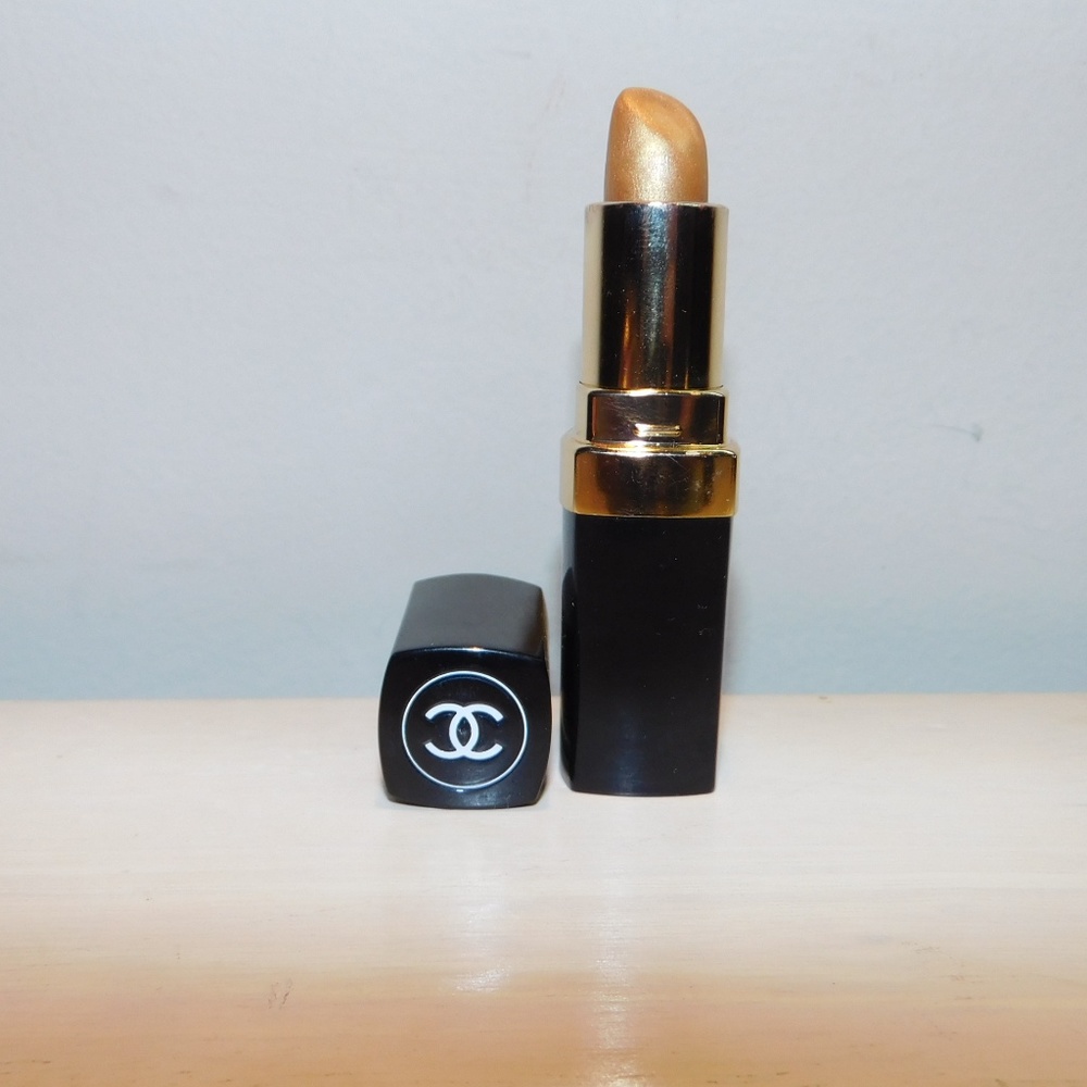 Chanel brilliant sheer Gold lipstick